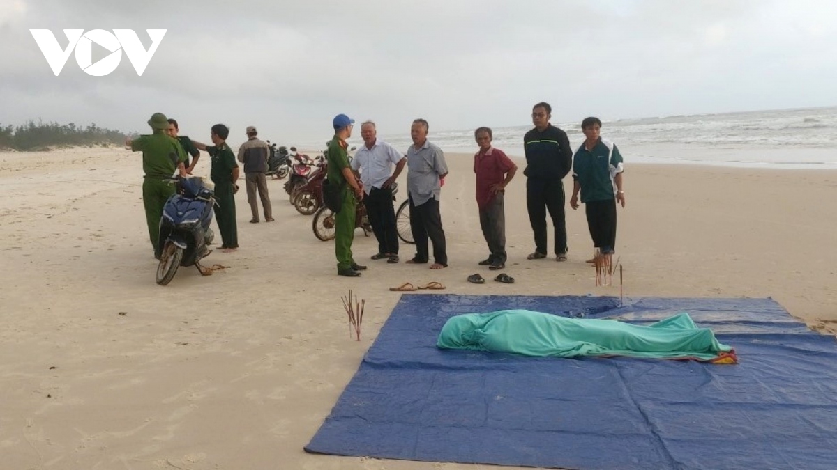 Ngư dân mất tích trong trận dông lốc tại Quảng Bình trôi dạt vào Quảng Trị